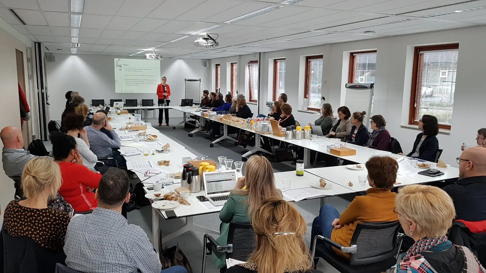 Volle zaal bij de PO-Raad tijdens de presentatie van Kim Schildkamp